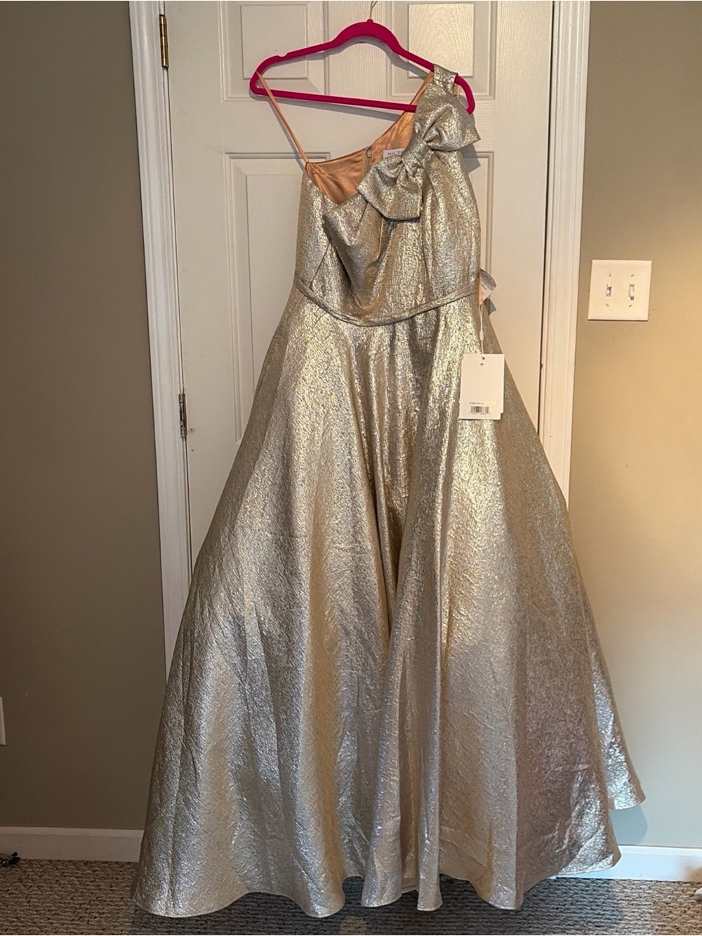 NWT Mac Duggal One-Shoulder 67890 Oyster  Metallic Ball Gown - Picture 4 of 11